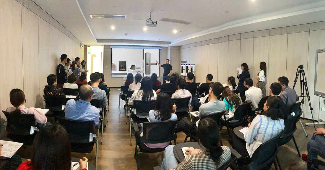 亚太天能指纹锁新品发布会 亚太天能指纹锁新品发布会