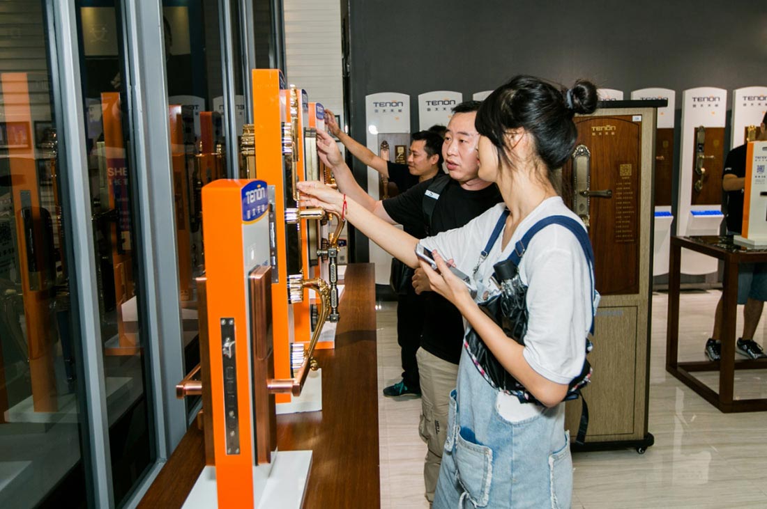亚太天能指纹锁展厅 亚太天能指纹锁展厅