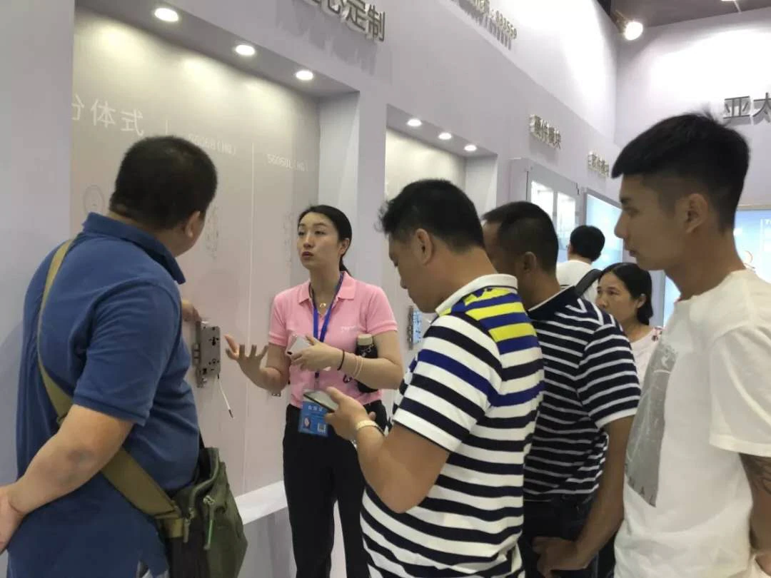 亚太天能指纹锁亮相永康门博会 首创高端定制为门企赋能
