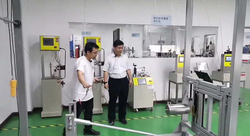 葵花奖调研团走进亚太天能