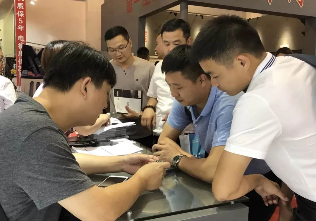 亚太天能指纹锁亮相永康门博会 首创高端定制为门企赋能